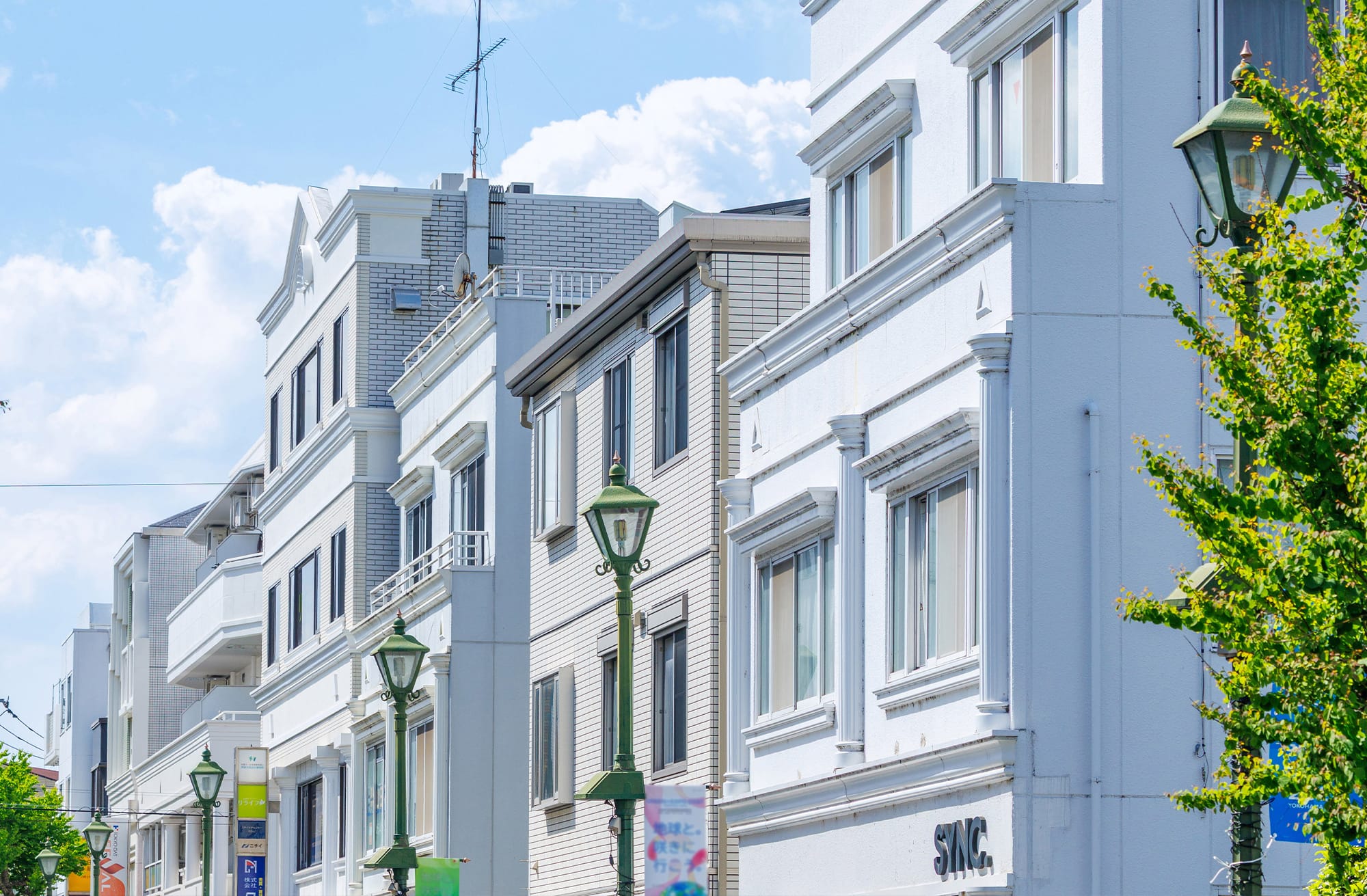 大倉山エルム通り商店街（徒歩2分約140m）